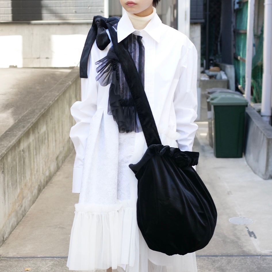 HAENGNAE OMOCHI SLEEVE BAG / Black – dim at noon