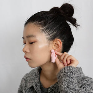 SHUSHU/TONG  VELVET HAND EARRING