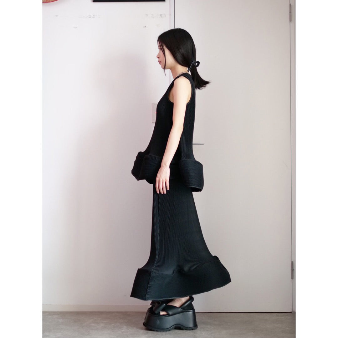 MELITTA BAUMEISTER RIPPLE WAVY HEM SKIRT / BLACK